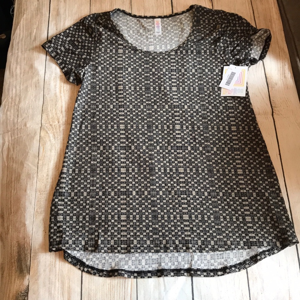 Lularoe classic tee